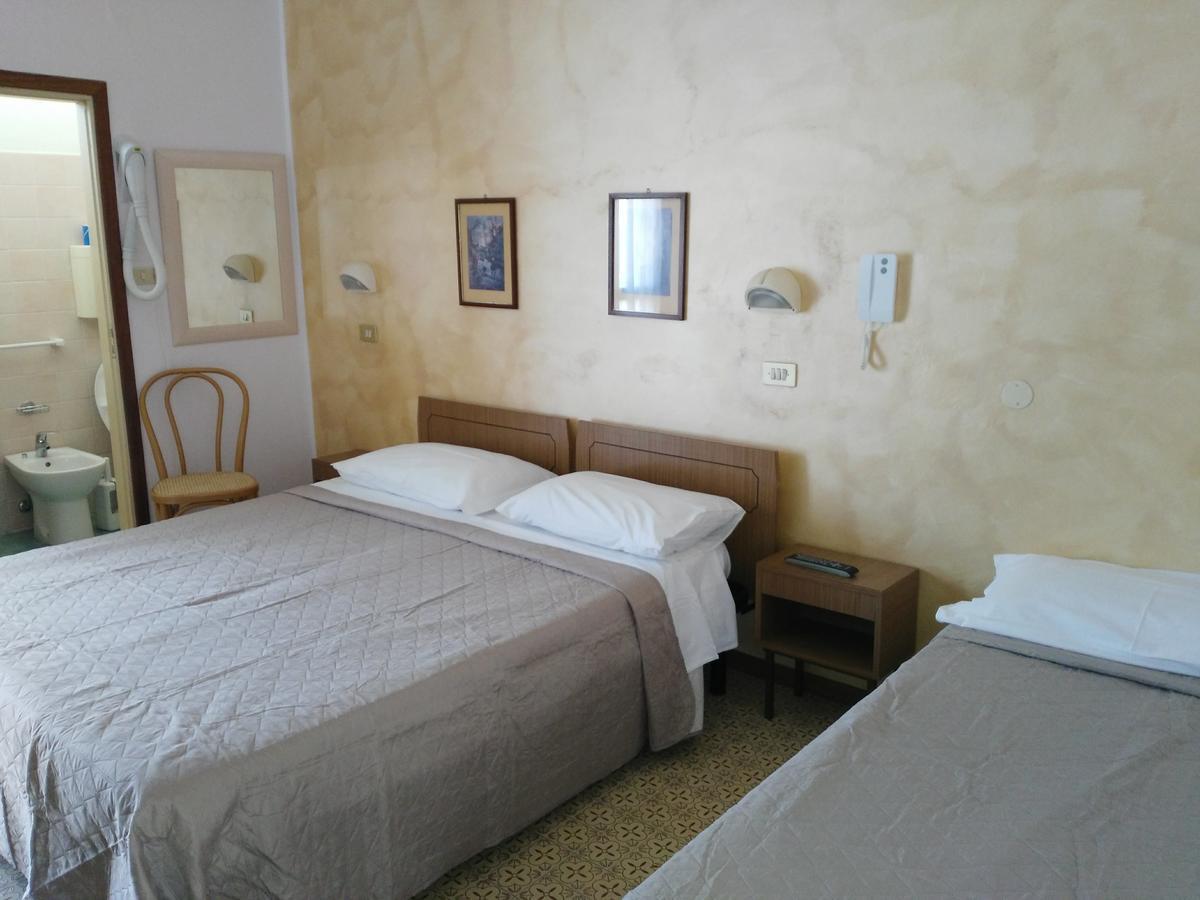 Hotel Marittimo Rimini Exterior foto