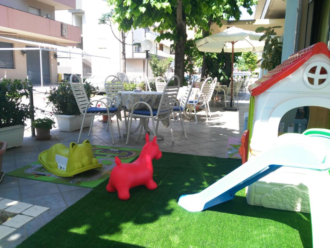 Hotel Marittimo Rimini Exterior foto
