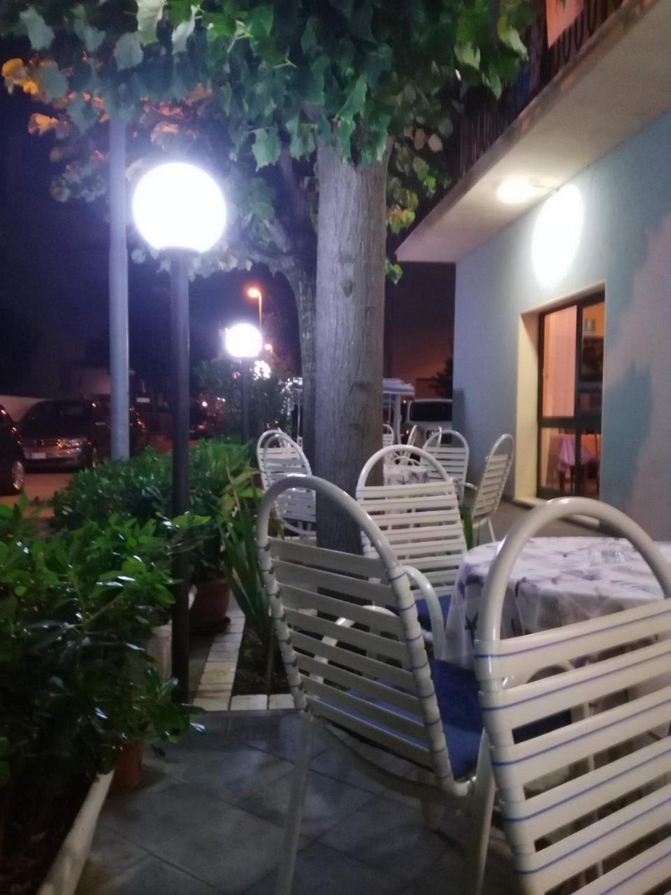 Hotel Marittimo Rimini Exterior foto