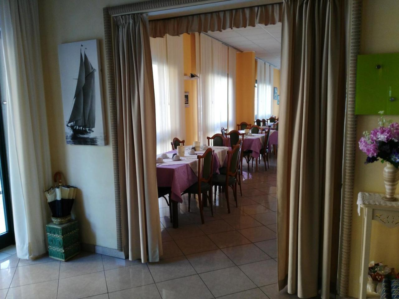 Hotel Marittimo Rimini Exterior foto