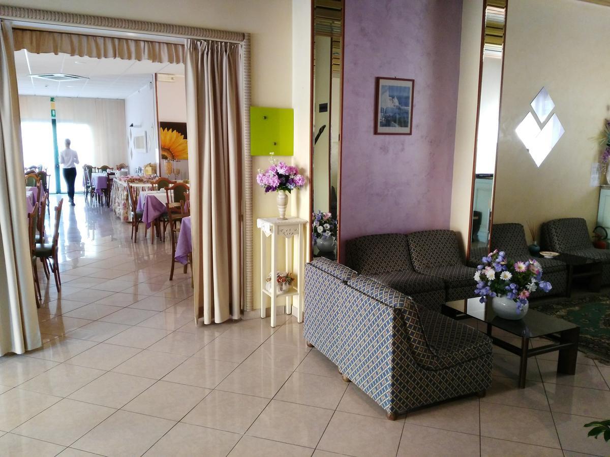 Hotel Marittimo Rimini Exterior foto