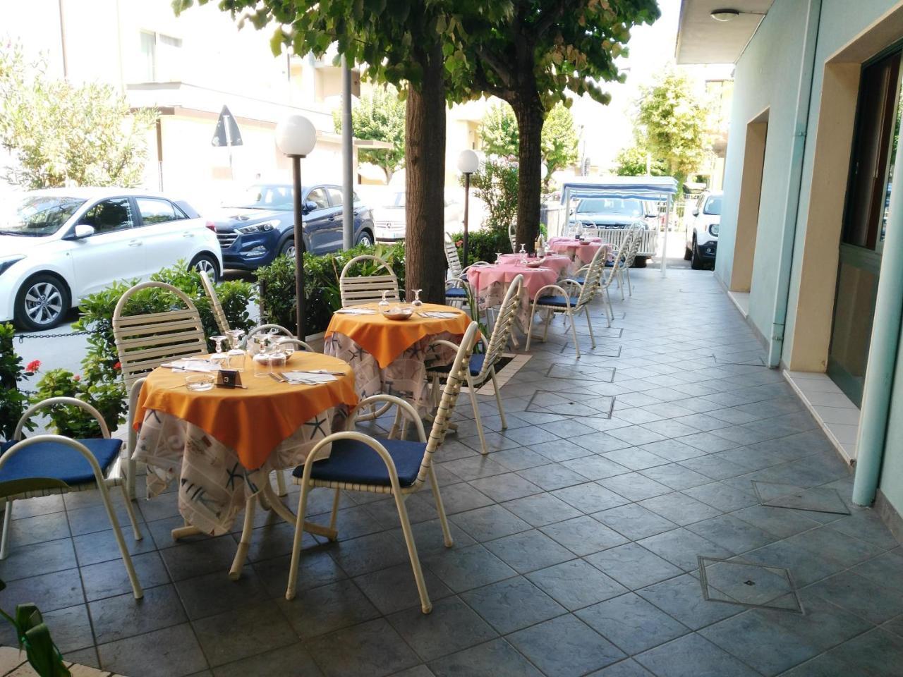 Hotel Marittimo Rimini Exterior foto